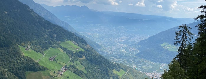 Meraner Höhenweg is one of Südtirol.
