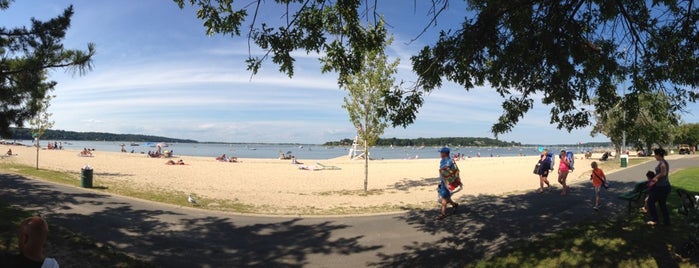 Oyster Bay Beach is one of Lieux sauvegardés par Kimmie.