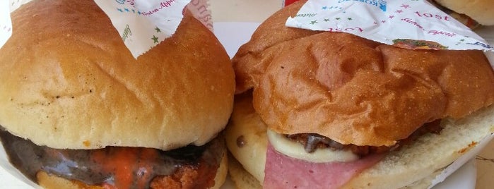 Kral Burger is one of Burcさんのお気に入りスポット.