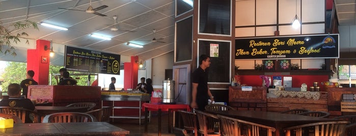 Restoran D'terapung is one of Makan @ Melaka/N9/Johor #2.
