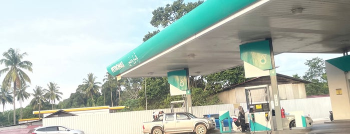 Petronas Kg Awah is one of Fuel/Gas Stations,MY #3.