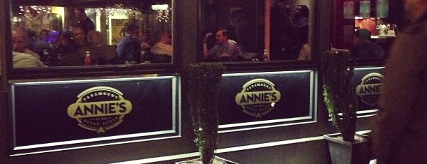 Annie's Paramount Steakhouse is one of Katie'nin Kaydettiği Mekanlar.