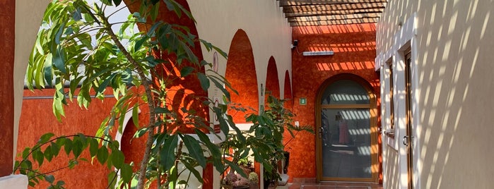 El Sueño Hotel is one of Cenas luxe.
