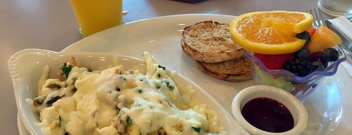 Egg Harbor Cafe is one of Frequent Places.