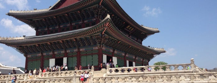 Gyeongbokgung Palace is one of Korea Trip.