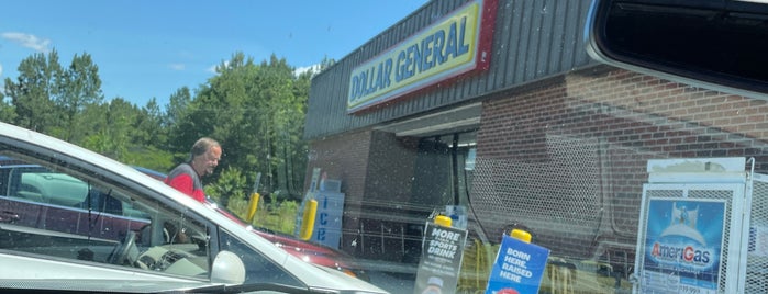 Dollar General is one of Jeremyさんのお気に入りスポット.