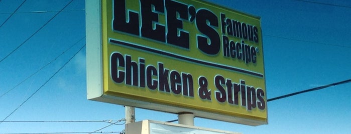 Lee's Famous Recipe Fried Chicken is one of สถานที่ที่ Leo ถูกใจ.