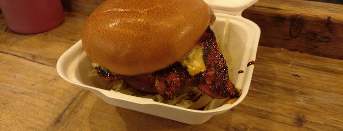 Singtong Burger House is one of Clerkenwell Lunch Spots.