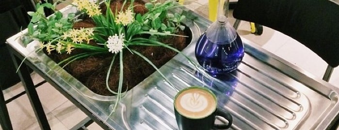 CHEMISTRY Café + Lab is one of Tempat yang Disukai ꌅꁲꉣꂑꌚꁴꁲ꒒.
