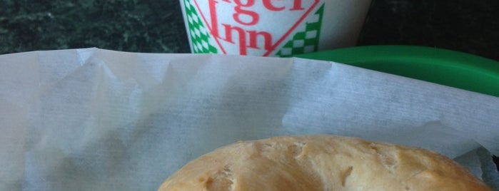 The Bagel Inn is one of Lugares favoritos de Poly.