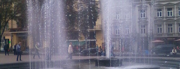 Фонтан біля Опери / Fountain near Opera House is one of Львов - новые места.