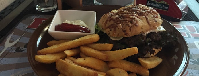Die Burger Schmiede is one of Locais curtidos por Pierre.