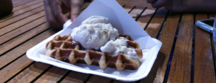 The Belgian Waffles is one of Baz Manzer boire.