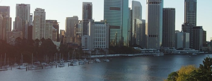 Kangaroo Point Cliffs & Riverwalk is one of Best spots to watch Riverfire.