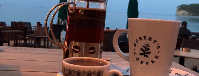 Roberts Coffee Kemer Moonlight is one of Lugares favoritos de Mustafa.