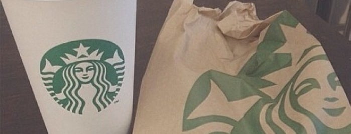 Starbucks is one of Tempat yang Disimpan Dilara.
