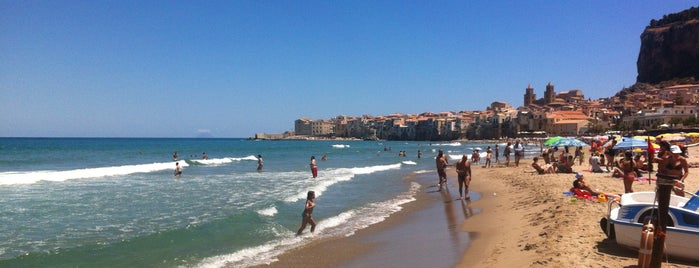 Spiaggia di Cefalù is one of Sicile 🇮🇹.