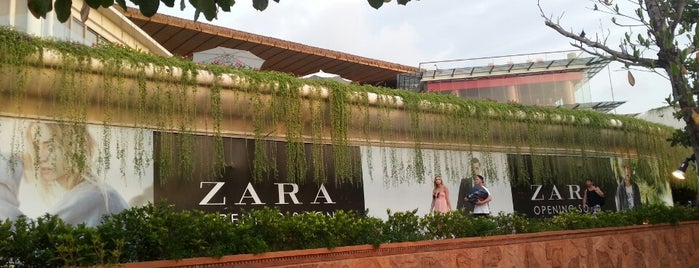Zara is one of Tempat yang Disukai Winda.
