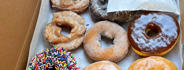 Kettle Glazed Doughnuts is one of CRONUTS!!!.