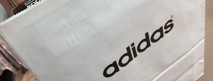 adidas is one of León.