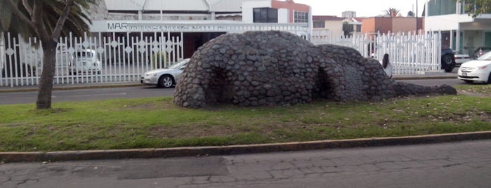 Elefantito de Piedra is one of สถานที่ที่ AnnaBeth ถูกใจ.