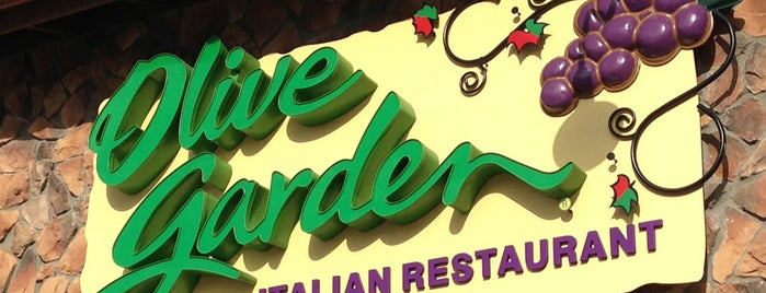 Olive Garden is one of Locais curtidos por Ainsley.