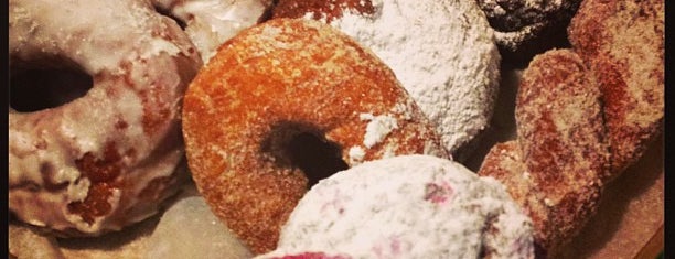 Frangelli's Bakery is one of Doughnut To-Do list.