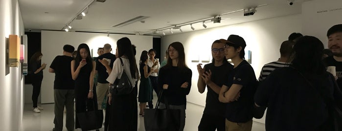 Sansiao Gallery is one of Hina's HK Art Walk.