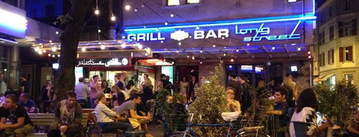 Longstreet Bar is one of Locais curtidos por Cy.