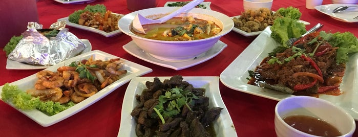 Medan Ikan Bakar Kedai Buloh is one of Must-visit Food in Kota Bharu.