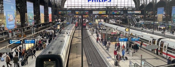 Железнодорожный вокзал Гамбург is one of Levent : понравившиеся места.