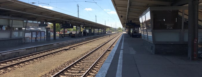 Bahnhof Berlin-Lichtenberg is one of arbeit.