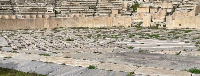 Dionisos Tiyatrosu is one of Grécia.