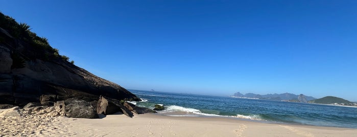 Praia do Sossego is one of Programação.