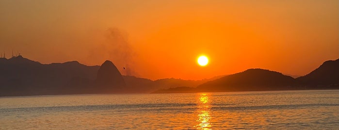 Praia de Itaipu is one of Top 10 favorites places in Niterói, Brasil.