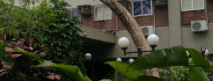 Biblioteca do CCSA - UFPE is one of Centros Acadêmicos da UFPE.