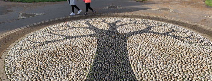 Tree Mosaic is one of Tempat yang Disukai Tristan.