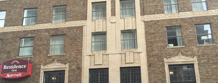 Residence Inn Downtown Memphis is one of Laura'nın Beğendiği Mekanlar.