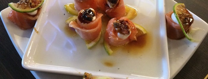 Tokyo Sushi Lounge is one of Bruna'nın Beğendiği Mekanlar.