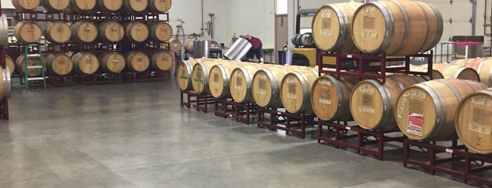 Grape Expectations Nevada School of Wine Making is one of Tempat yang Disimpan Christine.