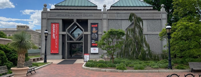Arthur M. Sackler Gallery is one of DC Monuments Run.