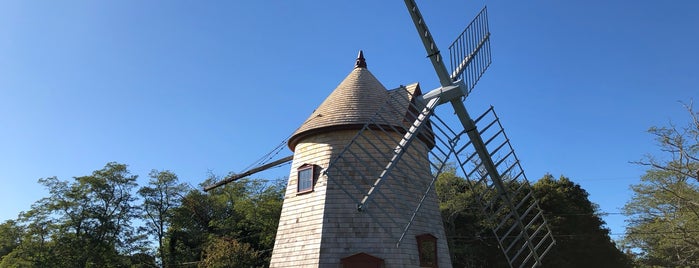 Windmill Park is one of Tempat yang Disukai Brooks.