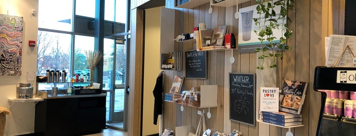 Flour Bakery + Cafe is one of Cailinさんのお気に入りスポット.