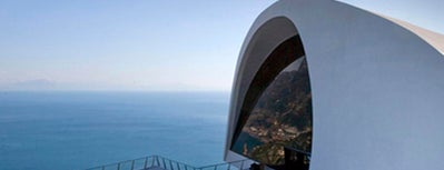 Auditorium Oscar Niemeyer is one of Salerno: antico e moderno..
