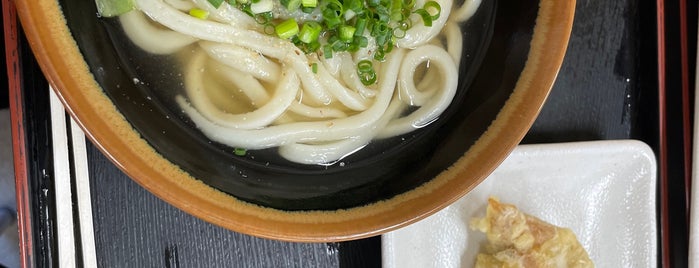 白川うどん is one of めざせ全店制覇～さぬきうどん生活～　Category:Ramen or Noodle House.