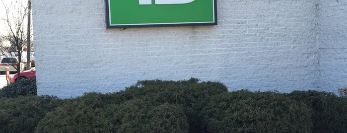 TD Bank is one of Lizzieさんのお気に入りスポット.