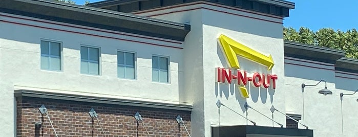 In-N-Out Burger is one of Sacremento Tourist.