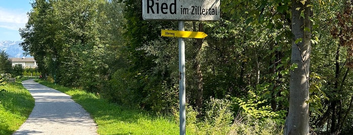 Ried im Zillertal is one of Allee.