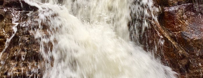 Cachoeira da Onça is one of MyLovedPlaces.