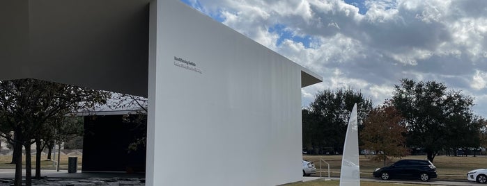 Menil Drawing Institute is one of Cusp25さんのお気に入りスポット.